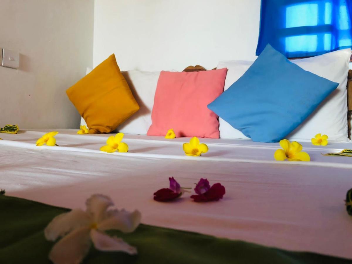 Rock Paradise Beach Hotel & Restaurent Tangalle Exteriör bild