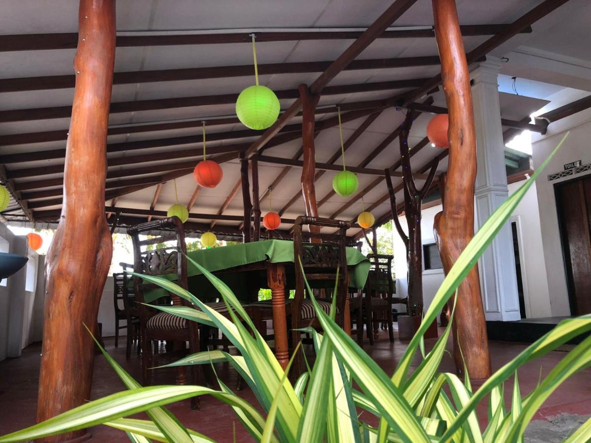 Rock Paradise Beach Hotel & Restaurent Tangalle Exteriör bild