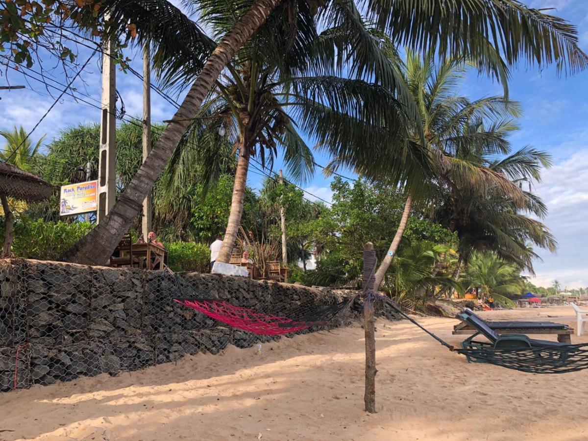 Rock Paradise Beach Hotel & Restaurent Tangalle Exteriör bild