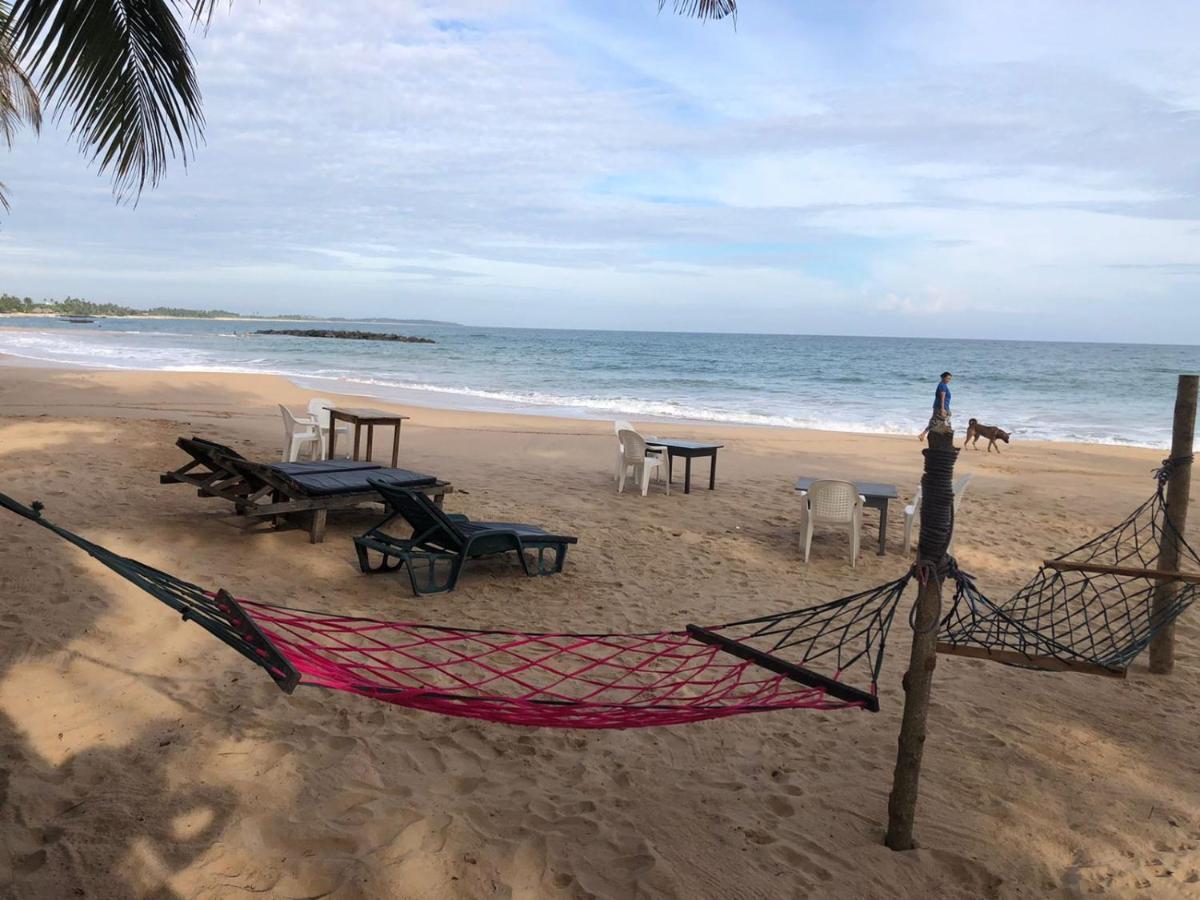 Rock Paradise Beach Hotel & Restaurent Tangalle Exteriör bild