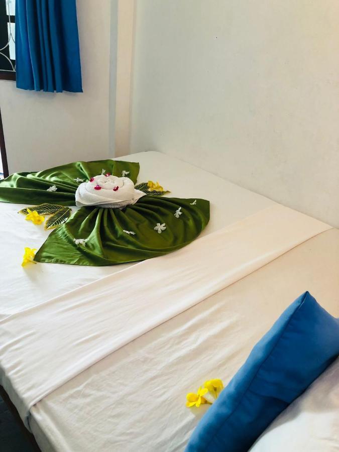 Rock Paradise Beach Hotel & Restaurent Tangalle Exteriör bild