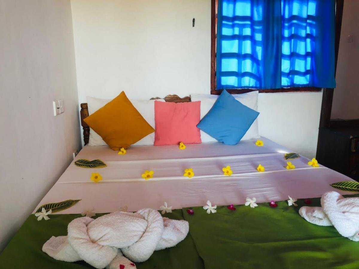 Rock Paradise Beach Hotel & Restaurent Tangalle Exteriör bild